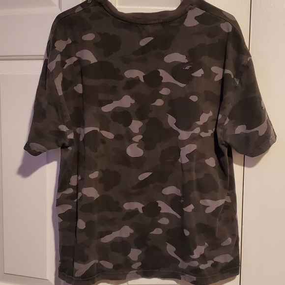 Womens Grey Camo BAPE tshirt. - Picture 3 of 3